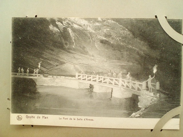 /Belgium/Places/BE_Place_1900-1949_Caves. Grotte de Han. Le Pont de la Salle Armes.jpg